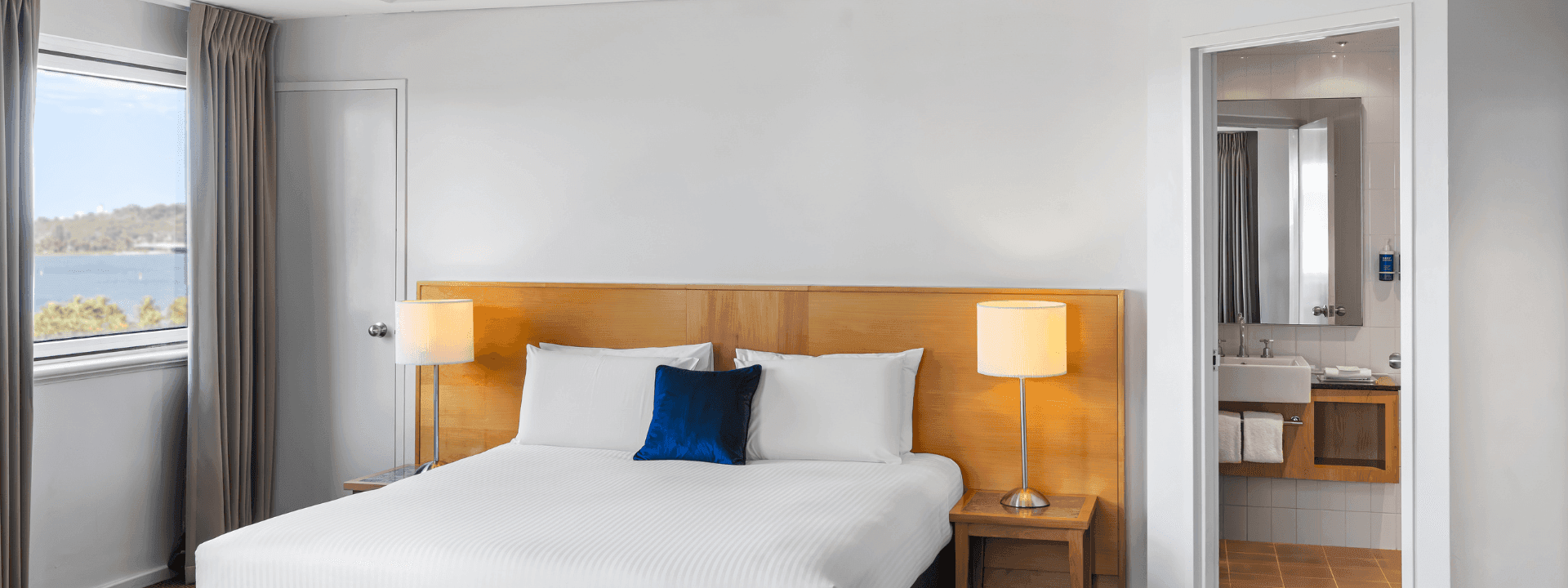 Junior Suite at Novotel Perth Langley has a king-size bed