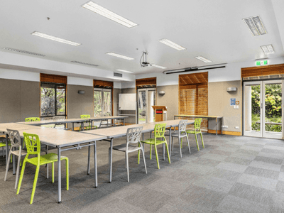 Dovedayle Halls Sonoda - Conference