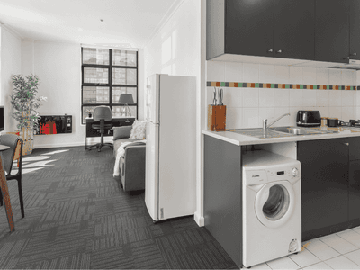 339 Swanston - apartment
