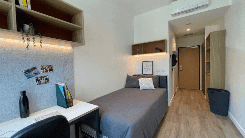 7 or 8 Bedroom Shared Apartment