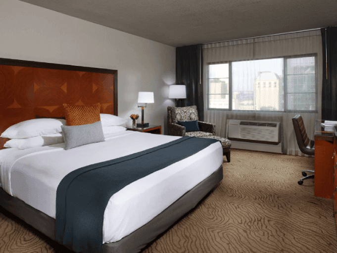 Deluxe King Room with one bed at Paramount Hotel Portland