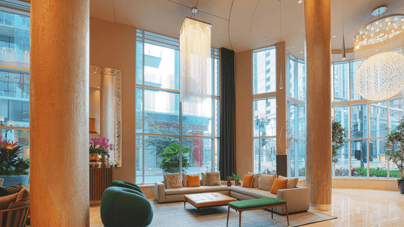 Lobby Warwick Le Crystal Montreal