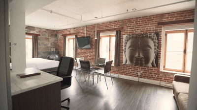 Deluxe Suite
