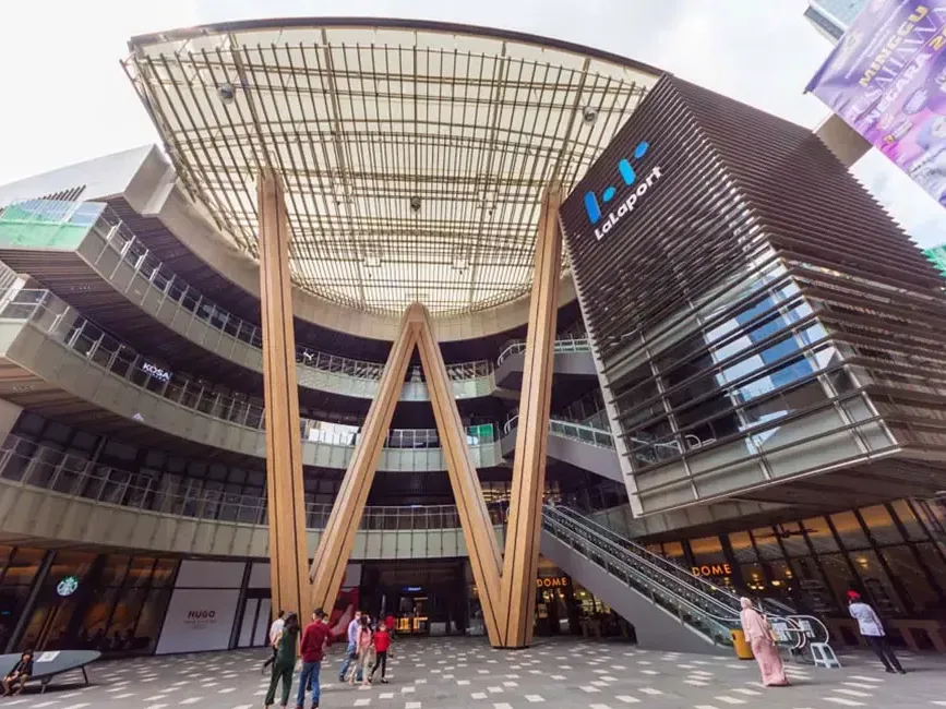 Exterior view of LaLaport, a place to do shopping in Kuala Lumpur near Imperial Lexis - Imperial Lexis Kuala Lumpur