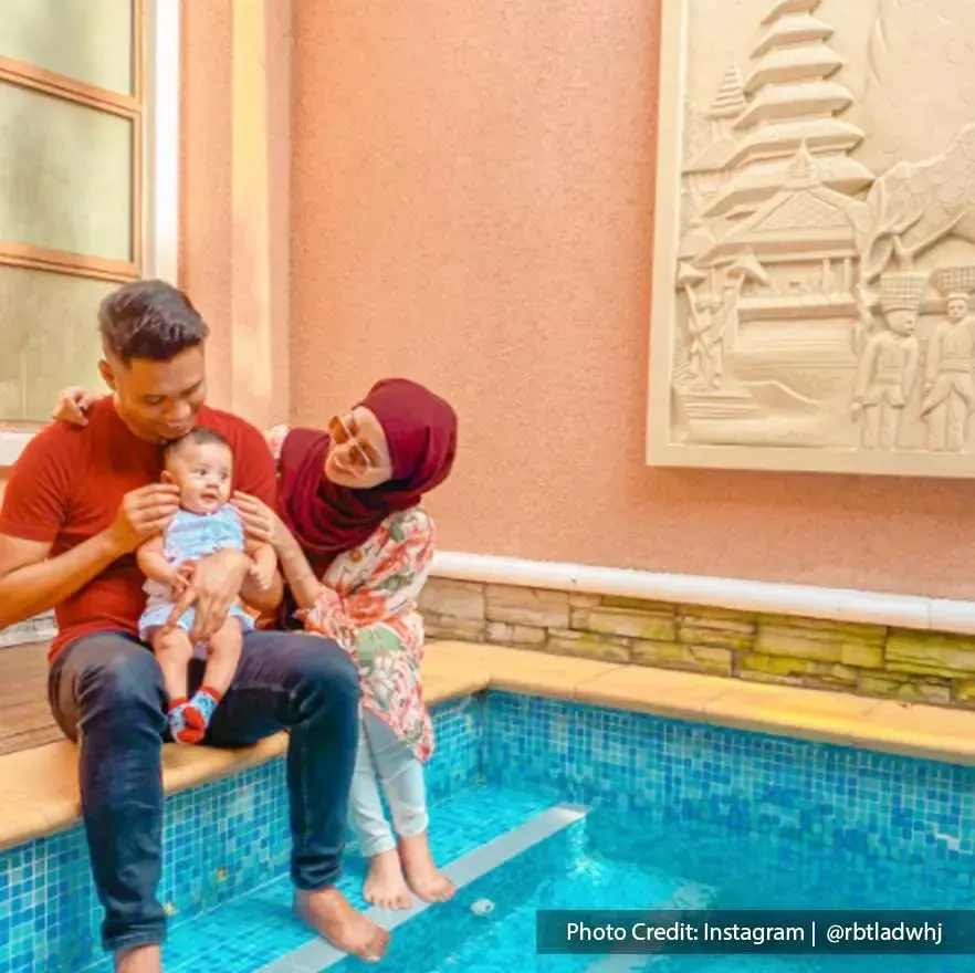 Family enjoying fun at Grand Lexis PD private pool