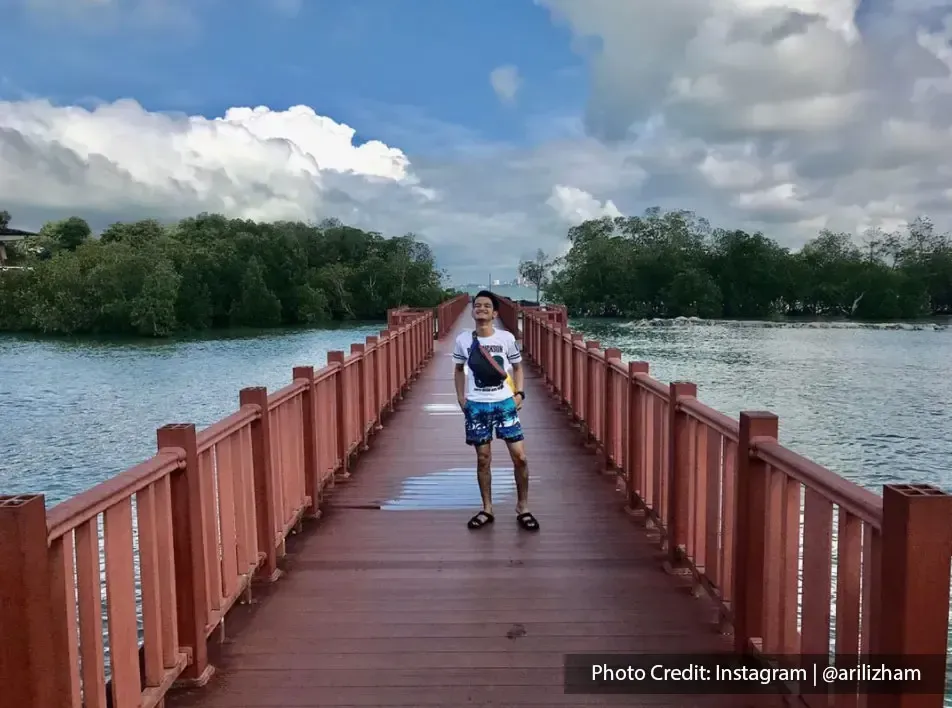 Awesome shot on a red bridge in Port Dickson