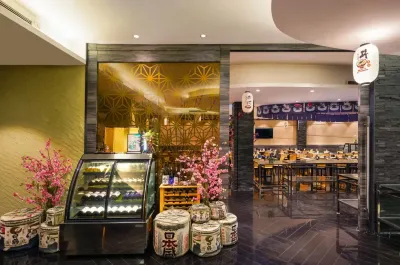 UMI japanese restaurant with lanterns and floral decor – Lexis Hibiscus Port Dickson