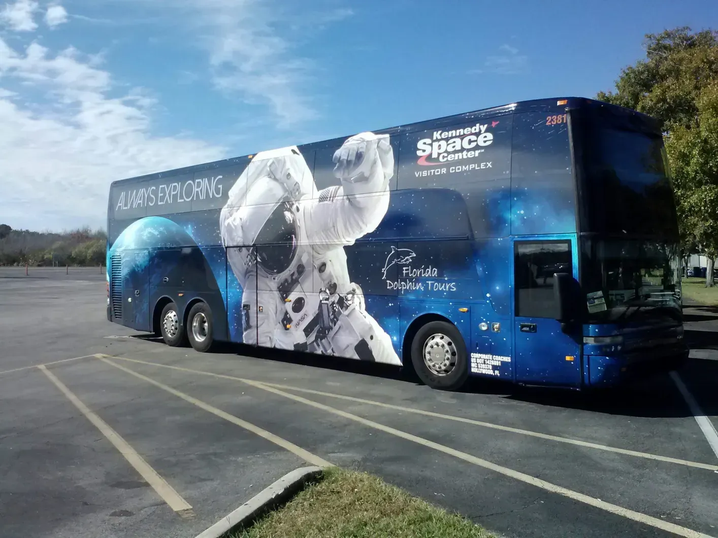 Theme Park shuttle bus at Lake Buena Vista Resort Village & Spa