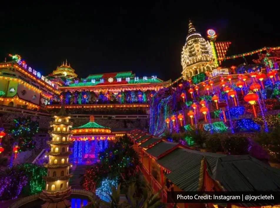 Spectacular night view of Kek Lok Si temple with colorful lanterns.