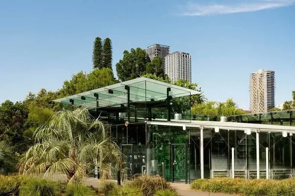 Explore Adelaide Botanic Garden