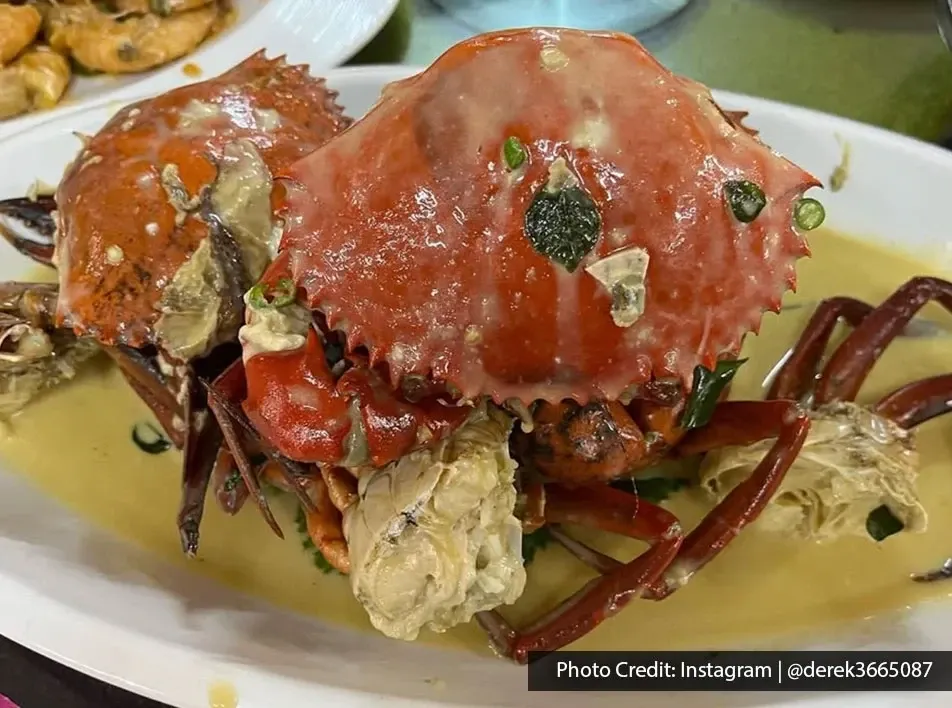 Yun Long Seafood crab cooked in rich savoury sauce.