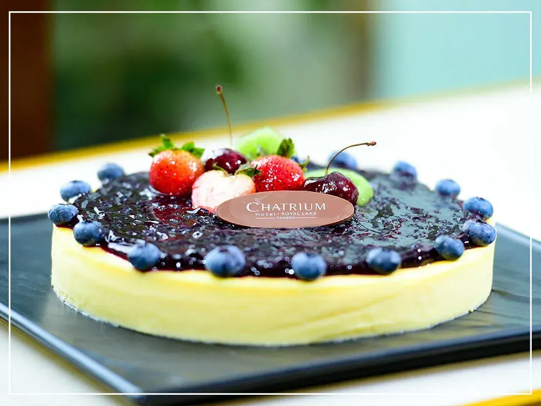 A Birthday Cake in a Restaurant at Chatrium Hotel Royal Lake