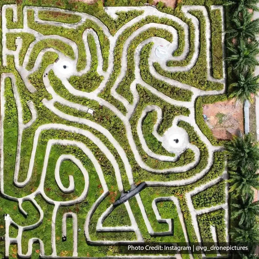 Top-down view of PD Maze with green paths and palm trees – Lexis Hibiscus Port Dickson