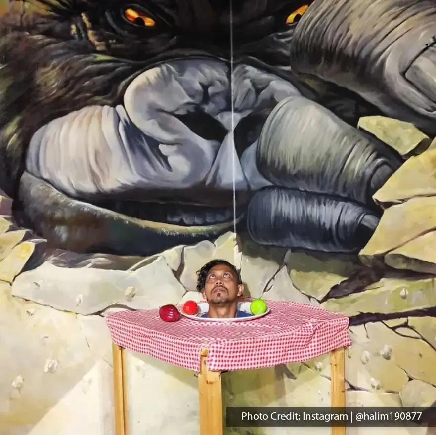Have a great time at this art gallery - Lexis Hibiscus PD