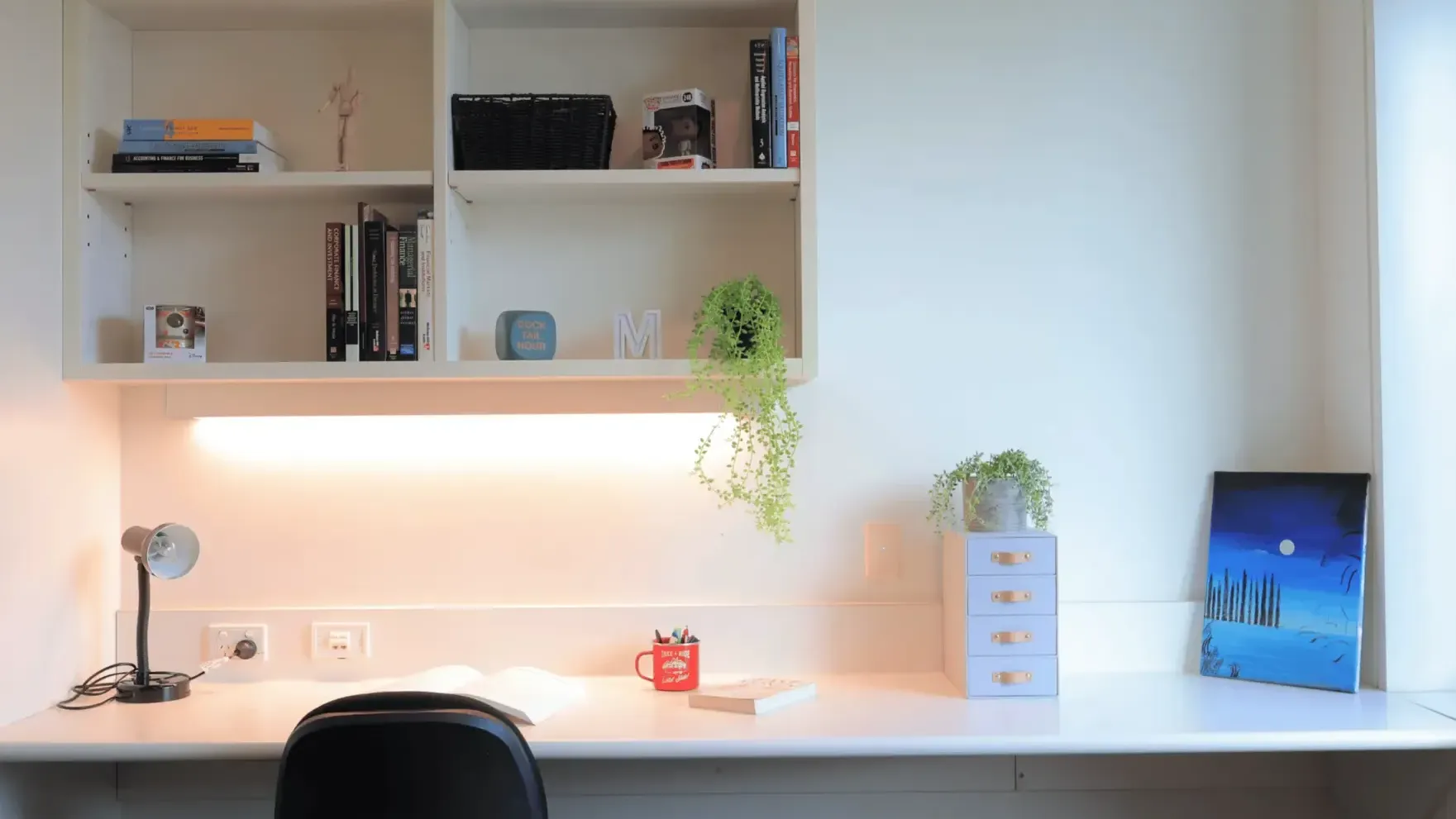 MacFarlane's Hill -Desk