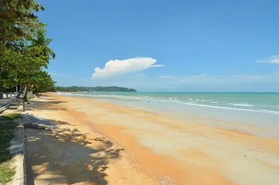 Pantai Seri Purnama