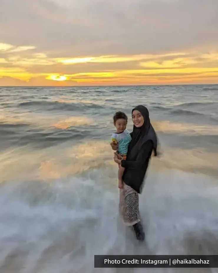 Pose with your loved ones by the beach while enjoying the sunset - Lexis Hibiscus