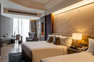 Panorama Pool Club Suite - Twin King (High Floor)