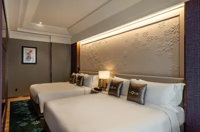 Premium Pool Suite - Twin King