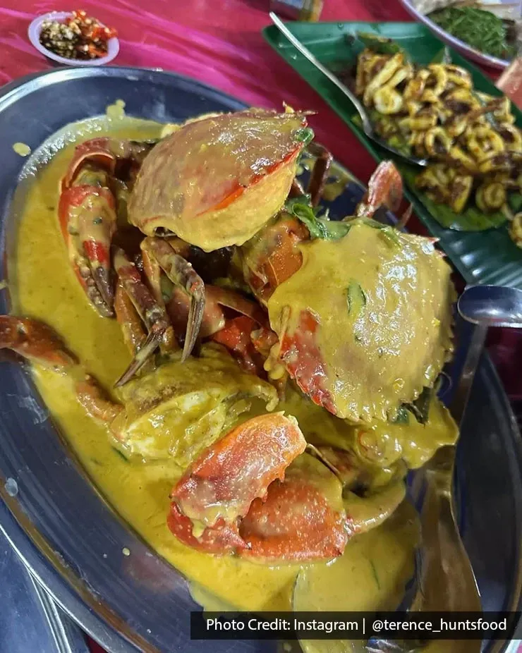 Soon Huat Seafood crab served in rich salted egg sauce.