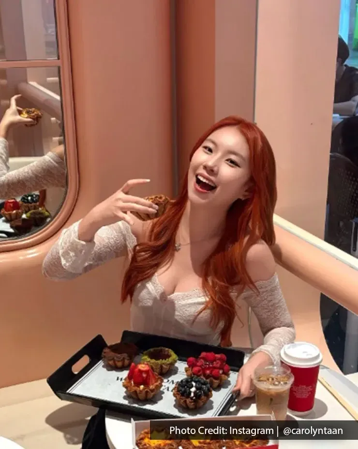 Guest enjoying desserts at a cafe in Pavilion Kuala Lumpur Bukit Bintang