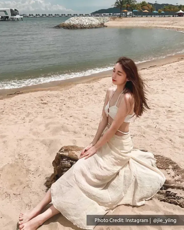 Strike your best pose by the beach to enjoy the sea breeze - Lexis Hibiscus PD