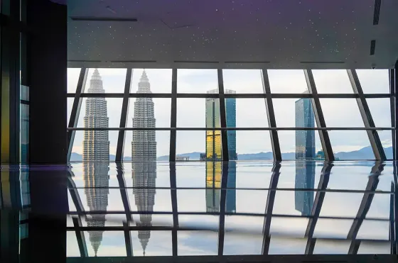 Sky deck marriage proposal overlooking Petronas Towers – Imperial Lexis Kuala Lumpur