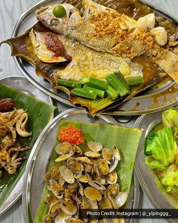 Seafood dishes with fish and clams at Gim Men Teppanyaki.