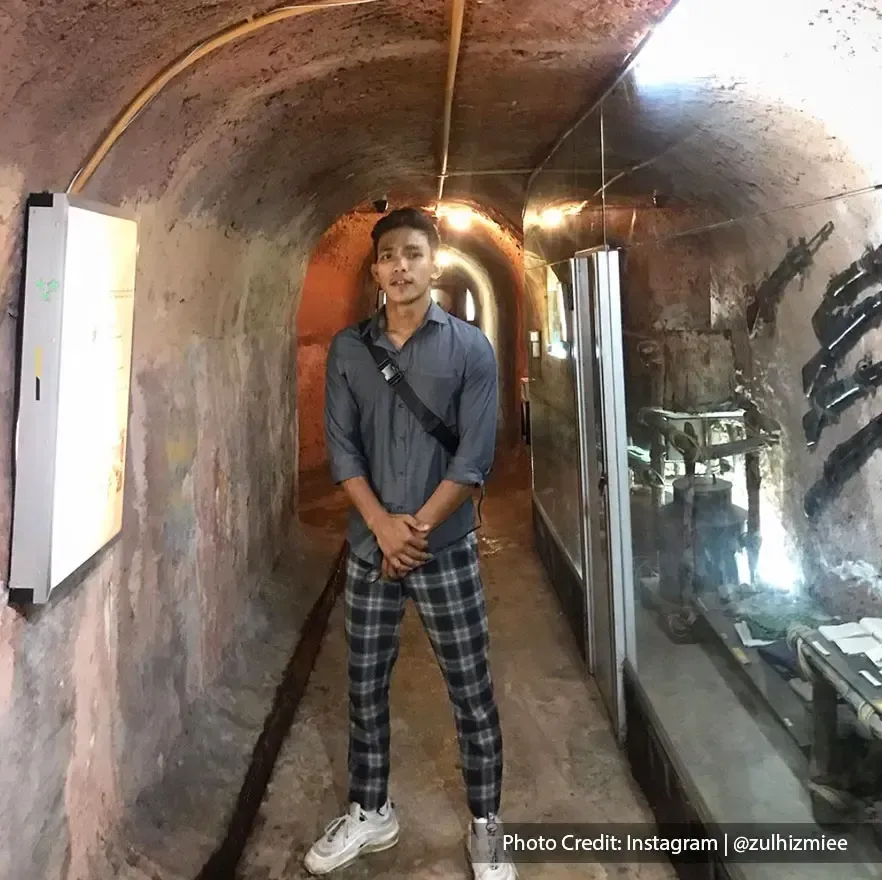 Recreated underground tunnel in army museum