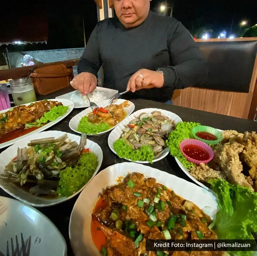 Hidangan makanan laut di Restoran Mimi Seafood Village Teluk Kemang.