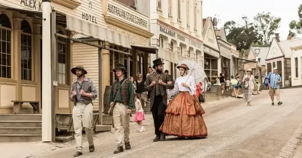 People in historical dress in Sovereign Hill