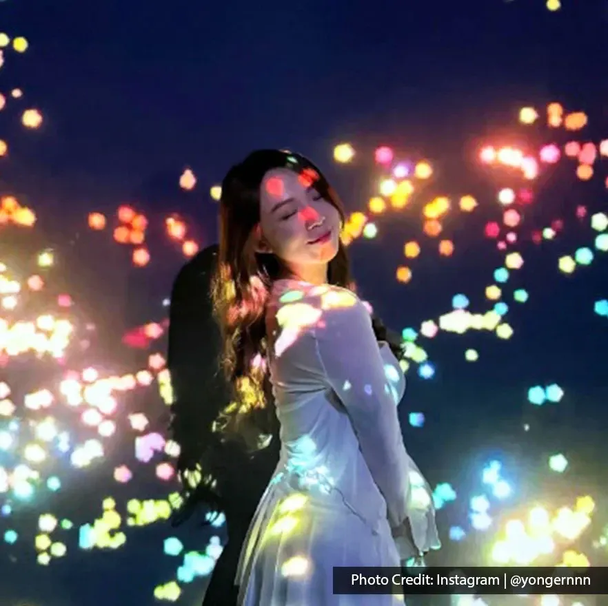 Visitor enjoying immersive art installation inside Fahrenheit88 Kuala Lumpur