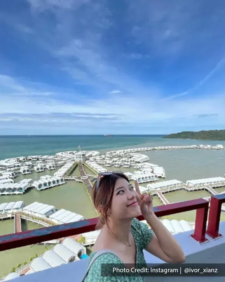 Indulge in the drinks offered at the Satellite Restaurant - Lexis Hibiscus PD