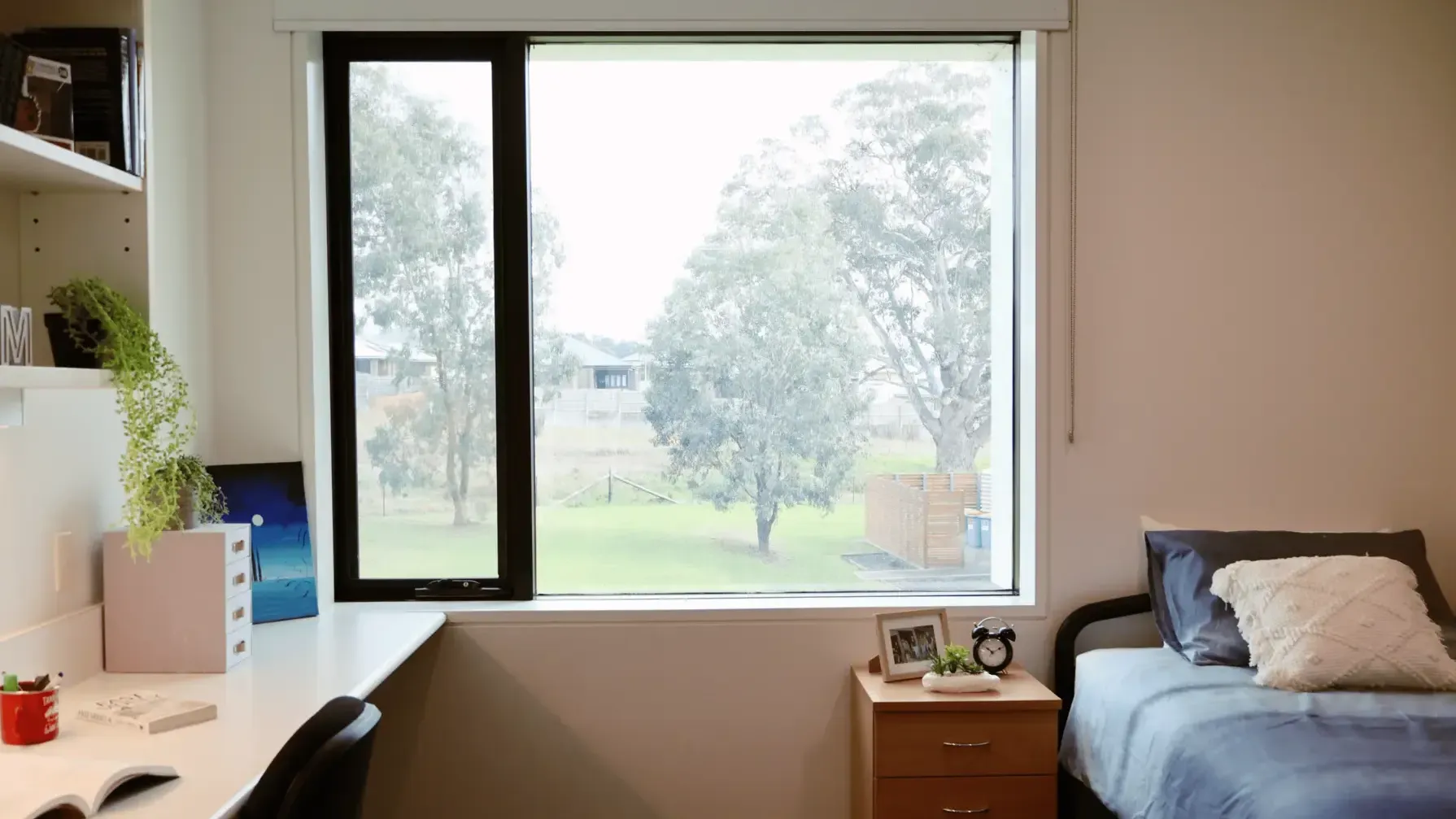 MacFarlane's Hill Bedroom 1