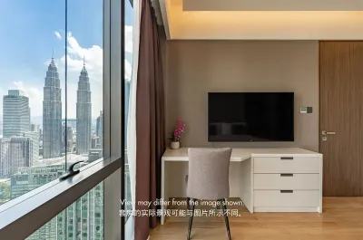 2-Bedroom Suite – Twin Tower View