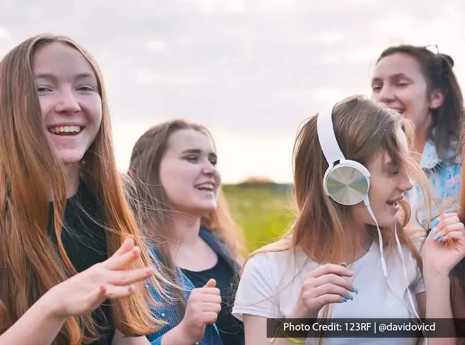 young girls having a fun karaoke session - Grand Lexis PD