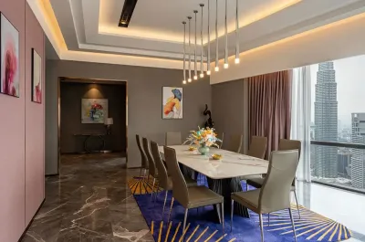 Presidential Pool Suite