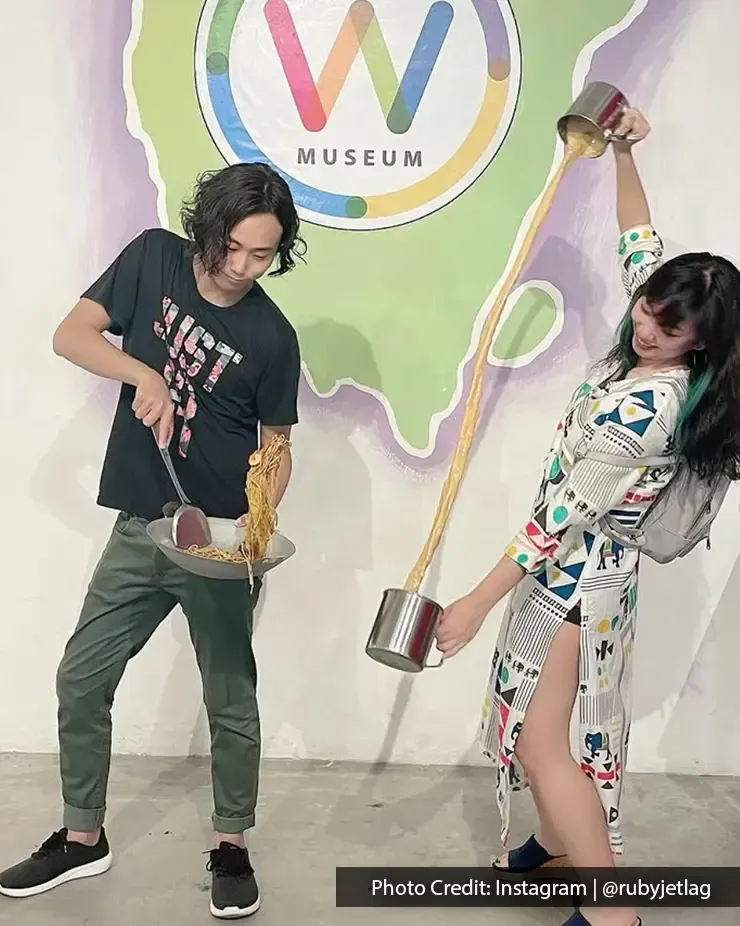 Visitors are enjoying with food prop at Wonderfood Museum – Lexis Suites Penang