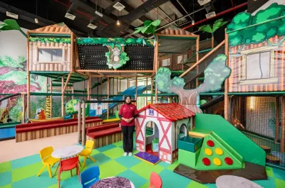Indoor kidz world center with slides – Lexis Hibiscus Port Dickson
