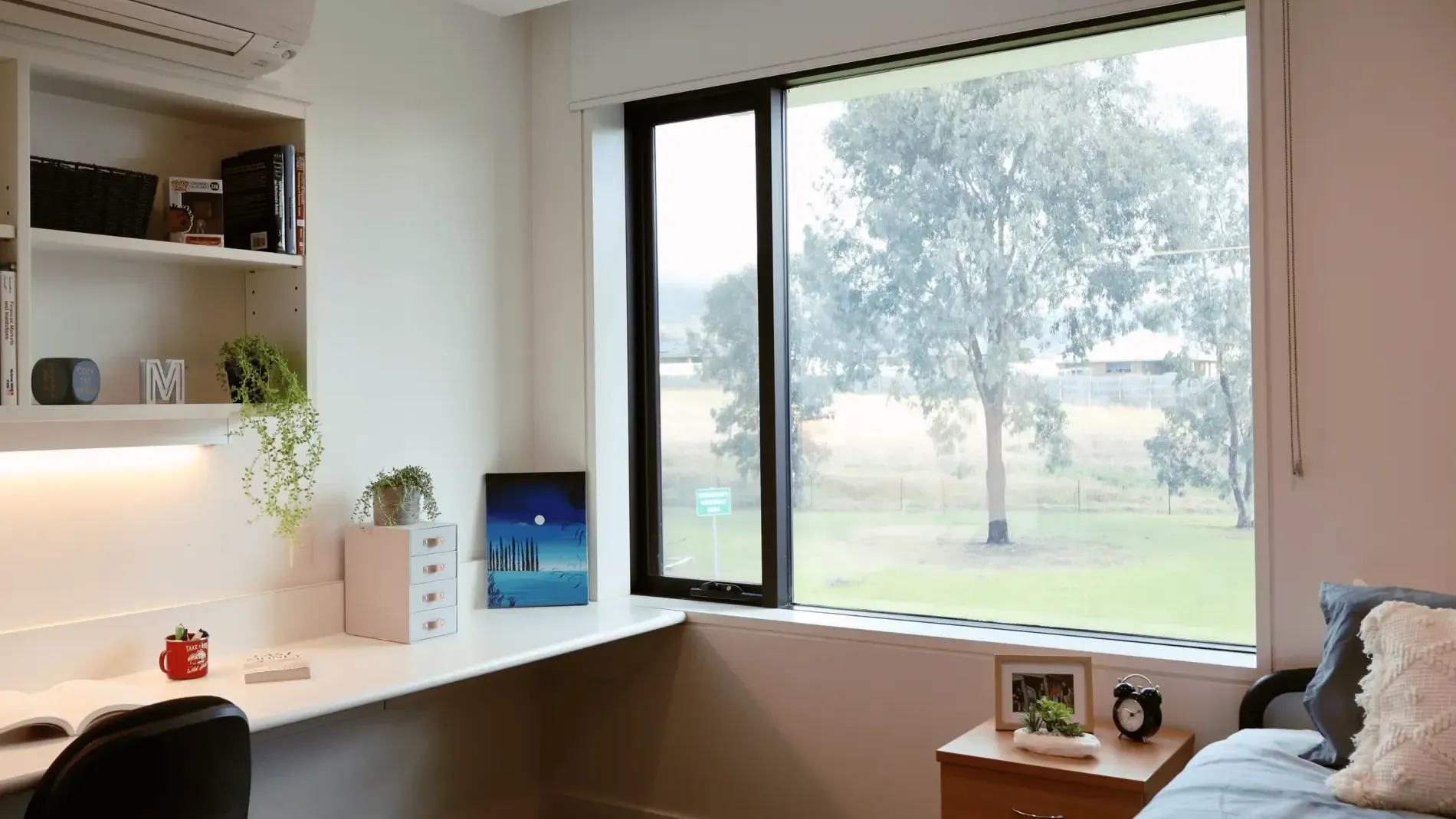 MacFarlane's Hill Bedroom