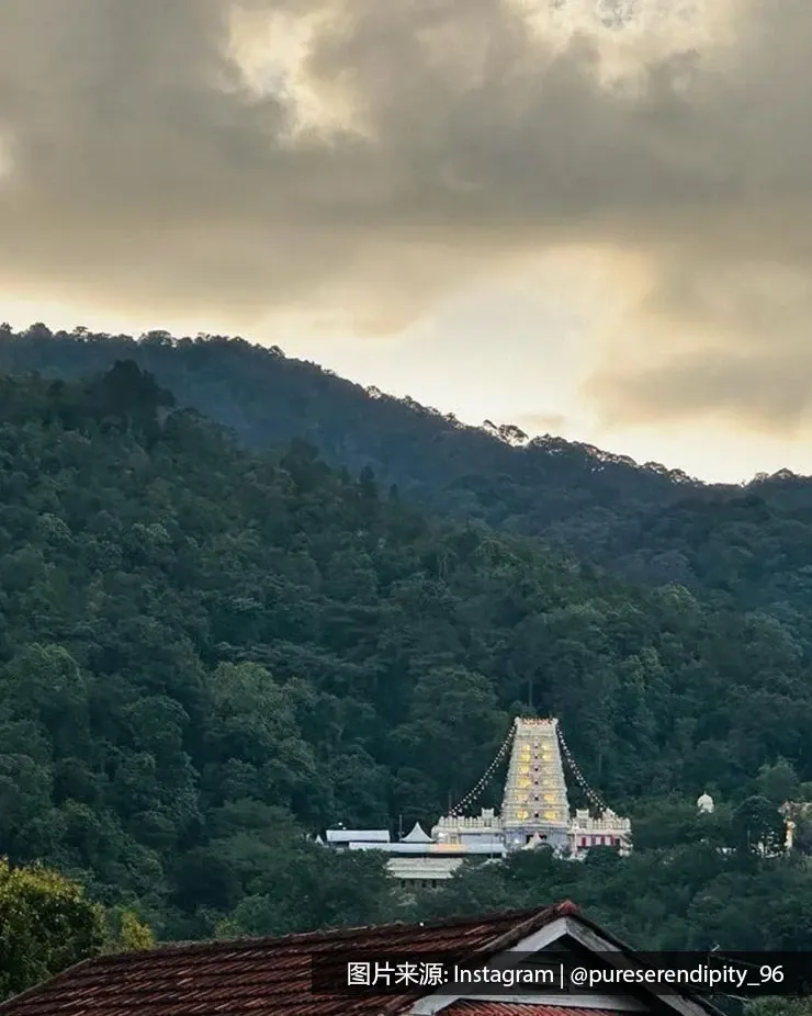 阿鲁米古巴拉坦达尤塔帕尼瀑布山庙 在槟城 乔治市 - 槟城丽昇豪华酒店