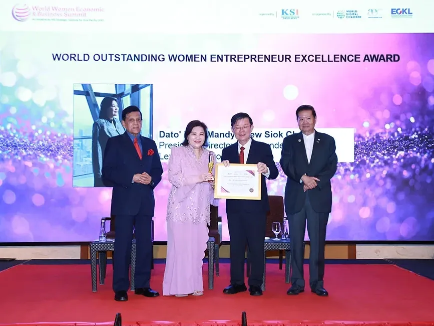 Inspiring Leadership and Innovation: Dato’ Prof Mandy Chew Wins Global Entrepreneurship Award