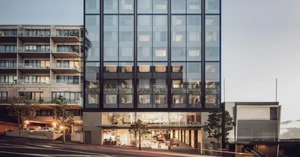 Exterior of Hotel Grand Chancellor Auckland at dusk